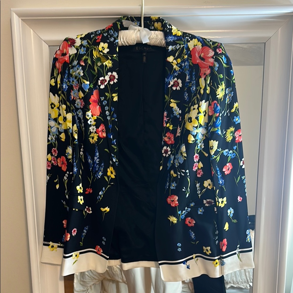 Escada Women's Floral Jacket - Black Multicolor